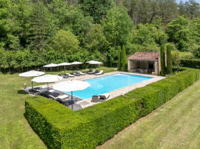 Grand domaine à Mauzens et Miremont photographié par Jean-Luc Renouil, photographe immobilier et pilote de drone en Dordogne.