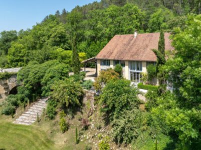 Grand domaine à Mauzens et Miremont photographié par Jean-Luc Renouil, photographe immobilier et pilote de drone en Dordogne.
