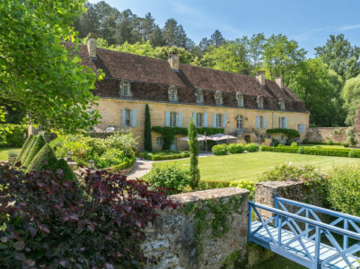 Grand domaine à Mauzens et Miremont photographié par Jean-Luc Renouil, photographe immobilier et pilote de drone en Dordogne.