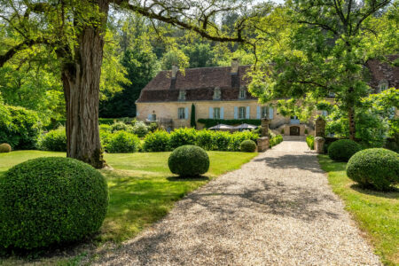 Grand domaine à Mauzens et Miremont photographié par Jean-Luc Renouil, photographe immobilier et pilote de drone en Dordogne.