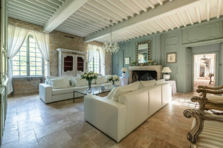 Grand domaine à Mauzens et Miremont photographié par Jean-Luc Renouil, photographe immobilier et pilote de drone en Dordogne.