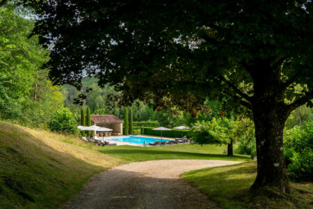Grand domaine à Mauzens et Miremont photographié par Jean-Luc Renouil, photographe immobilier et pilote de drone en Dordogne.