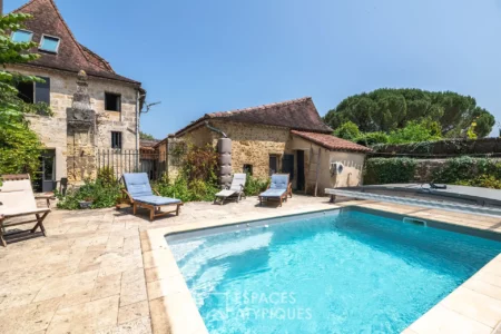 Maison de ville de caractère à Mussidan photographiée par Jean-Luc Renouil photographe immobilier et pilote de drone en Dordogne.