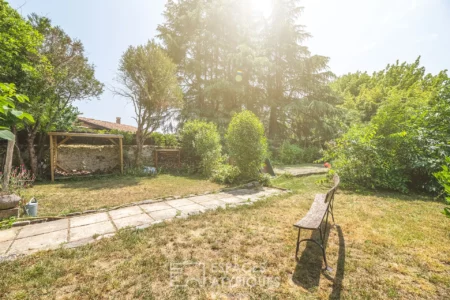Maison de ville de caractère à Mussidan photographiée par Jean-Luc Renouil photographe immobilier et pilote de drone en Dordogne.