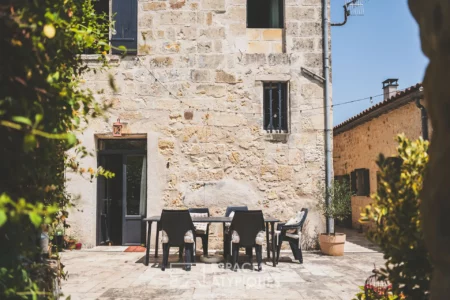 Maison de ville de caractère à Mussidan photographiée par Jean-Luc Renouil photographe immobilier et pilote de drone en Dordogne.