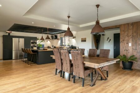 Maison contemporaine en bois photographié par Jean-Luc Renouil photographe immobilier et pilote de drone en Dordogne.