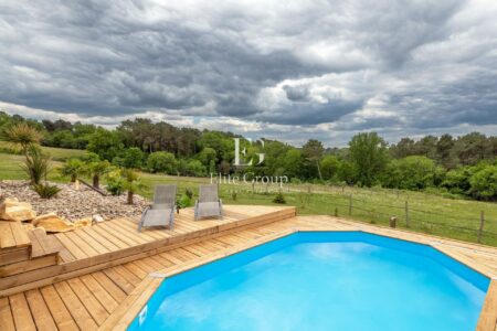 Maison contemporaine en bois photographié par Jean-Luc Renouil photographe immobilier et pilote de drone en Dordogne.