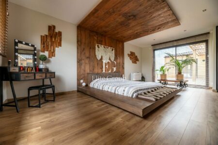 Maison contemporaine en bois photographié par Jean-Luc Renouil photographe immobilier et pilote de drone en Dordogne.