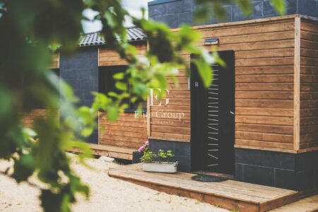 Maison contemporaine en bois photographié par Jean-Luc Renouil photographe immobilier et pilote de drone en Dordogne.