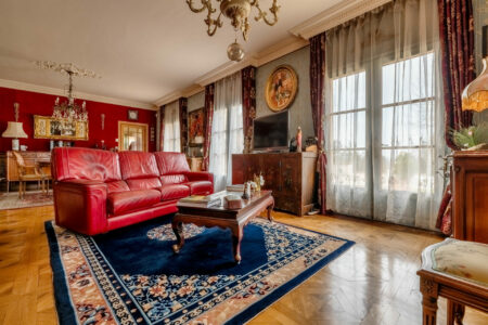 Immobilier Castelnaud 17 Maison en pierres à Castelnaud la Chapelle photographiée par Jean-Luc Renouil photographe immobilier professionnel et pilote de drone en Dordogne.