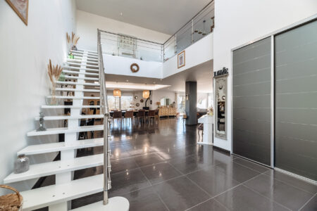 Immobilier Montignac 19 Magnifique villa surplombant Montignac Lascaux photographiée par Jean-Luc Renouil photographe immobilier et pilote de drone en Dordogne.