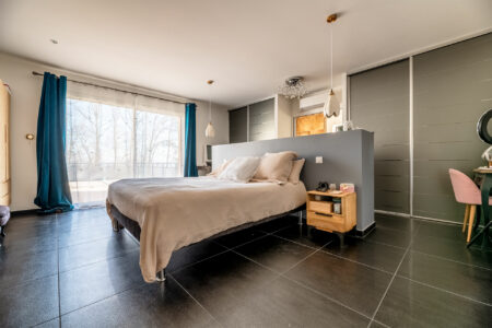 Immobilier Montignac 23 Magnifique villa surplombant Montignac Lascaux photographiée par Jean-Luc Renouil photographe immobilier et pilote de drone en Dordogne.