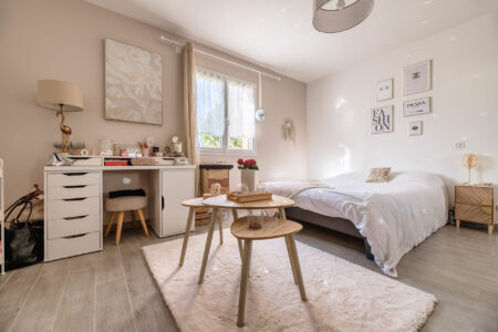 Immobilier Montignac 22 Magnifique villa surplombant Montignac Lascaux photographiée par Jean-Luc Renouil photographe immobilier et pilote de drone en Dordogne.