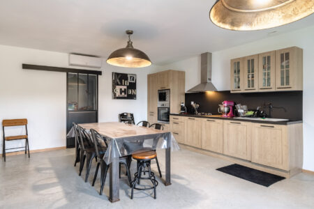 Immobilier Montignac 16 Magnifique villa surplombant Montignac Lascaux photographiée par Jean-Luc Renouil photographe immobilier et pilote de drone en Dordogne.