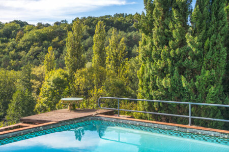 Maison atypique à Rouffignac photographiée par Jean-Luc Renouil, photographe immobilier et pilote de drone en Dordogne.