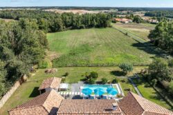 Superbe villa contemporaine photographiée par Jean-Luc Renouil, photographe immobilier et pilote de drone en Dordogne