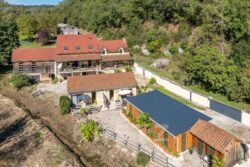 Propriété à Saint Vincent de Cosse photographiée par Jean-Luc Renouil, photographe immobilier et pilote de drone en Dordogne.
