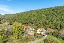 Propriété à Saint Vincent de Cosse photographiée par Jean-Luc Renouil, photographe immobilier et pilote de drone en Dordogne.