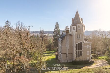 Demeure châtelaine à Chancelade photographiée par Jean-Luc Renouil, photographe et pilote de drone en Dordogne.