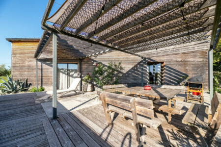 Maison en bois à Couze-Saint-Front photographiée par Jean-Luc Renouil, photographe et pilote de drone en Dordogne.