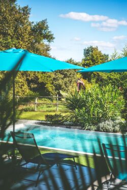 Superbe villa contemporaine photographiée par Jean-Luc Renouil, photographe immobilier et pilote de drone en Dordogne