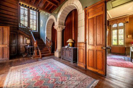 Demeure châtelaine à Chancelade photographiée par Jean-Luc Renouil, photographe et pilote de drone en Dordogne.