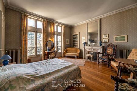 Demeure châtelaine à Chancelade photographiée par Jean-Luc Renouil, photographe et pilote de drone en Dordogne.