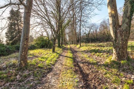 Demeure châtelaine à Chancelade photographiée par Jean-Luc Renouil, photographe et pilote de drone en Dordogne.
