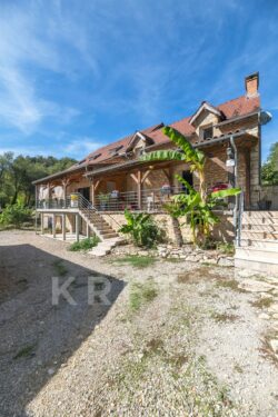 Propriété à Saint Vincent de Cosse photographiée par Jean-Luc Renouil, photographe immobilier et pilote de drone en Dordogne.