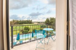 Superbe villa contemporaine photographiée par Jean-Luc Renouil, photographe immobilier et pilote de drone en Dordogne