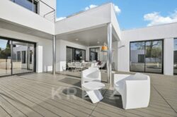 Villa contemporaine à Angoulême photographiée par Jean-Luc Renouil, photographe immobilier et pilote de drone en Dordogne.