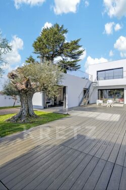 Villa contemporaine à Angoulême photographiée par Jean-Luc Renouil, photographe immobilier et pilote de drone en Dordogne.