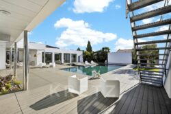 Villa contemporaine à Angoulême photographiée par Jean-Luc Renouil, photographe immobilier et pilote de drone en Dordogne.
