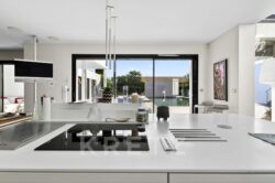 Villa contemporaine à Angoulême photographiée par Jean-Luc Renouil, photographe immobilier et pilote de drone en Dordogne.