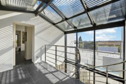 Villa contemporaine à Angoulême photographiée par Jean-Luc Renouil, photographe immobilier et pilote de drone en Dordogne.