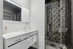 Salle de bain moderne et élégante