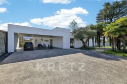 Maison moderne avec garage spacieux