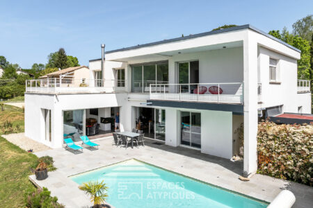 Villa contemporaine à Chancelade photographiée par Jean-Luc Renouil, photographe immobilier et pilote de drone en Dordogne.