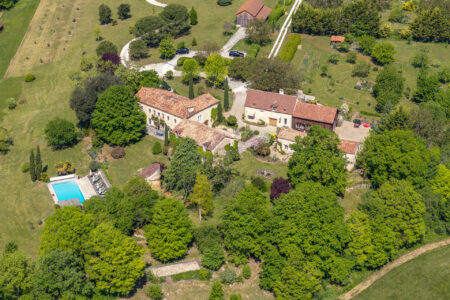 Domaine à Clermont de Beauregard photographié par Jean-Luc Renouil, photographe et pilote de drone en Dordogne.