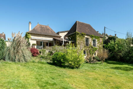 Moulin de Lalinde photographié par Jean-Luc Renouil, photographe immobilier et pilote de drone en Dordogne.