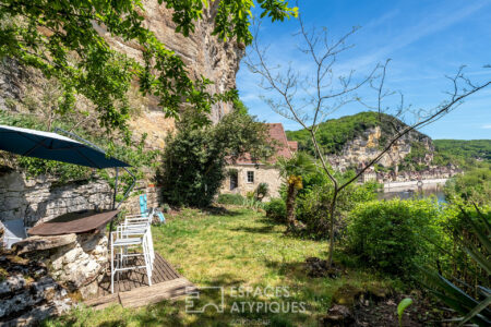 Immobilier Vezac 10 Maison de village à Vézac photographiée par Jean-Luc Renouil photographe immobilier et pilote de drone en Dordogne.