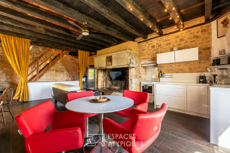 Immobilier Vezac 22 Maison de village à Vézac photographiée par Jean-Luc Renouil photographe immobilier et pilote de drone en Dordogne.