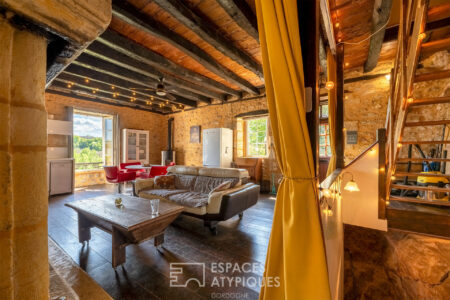 Immobilier Vezac 20 Maison de village à Vézac photographiée par Jean-Luc Renouil photographe immobilier et pilote de drone en Dordogne.