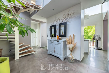 Villa contemporaine à Chancelade photographiée par Jean-Luc Renouil, photographe immobilier et pilote de drone en Dordogne.
