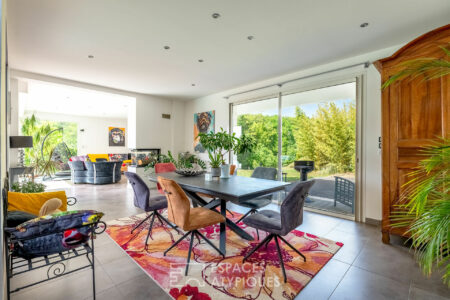 Villa contemporaine à Chancelade photographiée par Jean-Luc Renouil, photographe immobilier et pilote de drone en Dordogne.