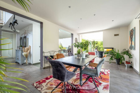 Villa contemporaine à Chancelade photographiée par Jean-Luc Renouil, photographe immobilier et pilote de drone en Dordogne.