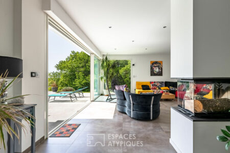 Villa contemporaine à Chancelade photographiée par Jean-Luc Renouil, photographe immobilier et pilote de drone en Dordogne.