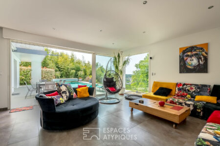 Villa contemporaine à Chancelade photographiée par Jean-Luc Renouil, photographe immobilier et pilote de drone en Dordogne.