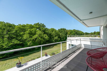 Villa contemporaine à Chancelade photographiée par Jean-Luc Renouil, photographe immobilier et pilote de drone en Dordogne.