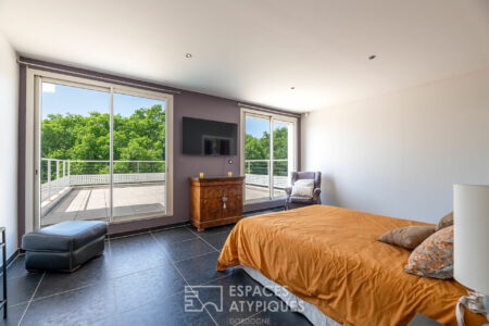 Villa contemporaine à Chancelade photographiée par Jean-Luc Renouil, photographe immobilier et pilote de drone en Dordogne.